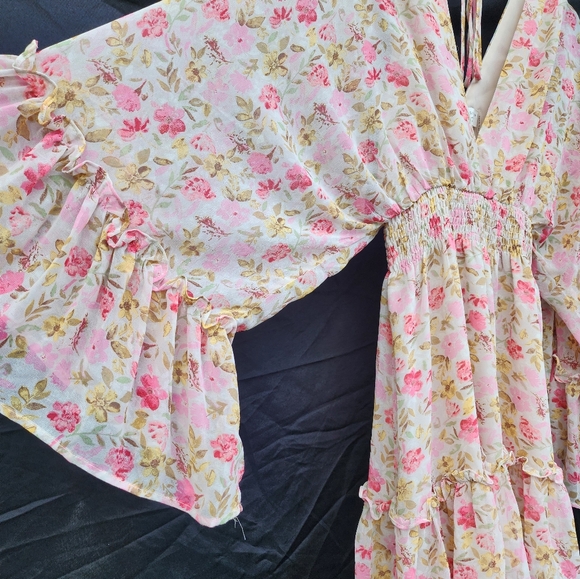 Dress Forum Boho Chic Fine Romance Floral Mini Dress With Bell Sleeves - Picture 8 of 9